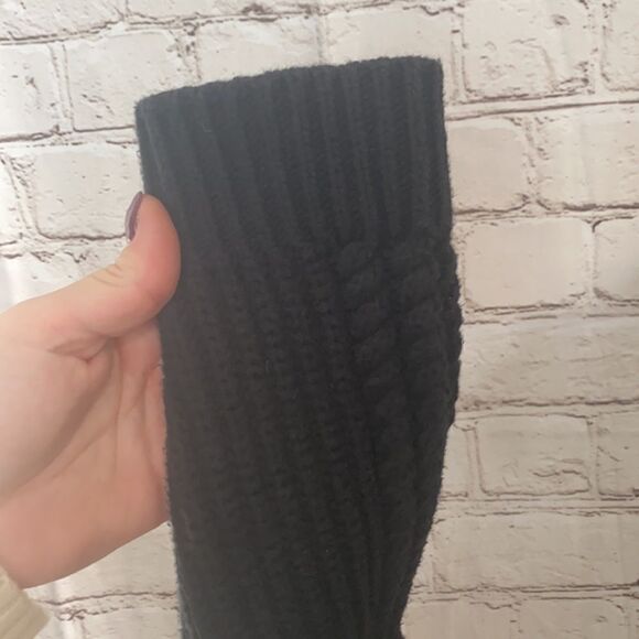 Lululemon bring the cozy turtleneck sweater - Picture 9 of 12